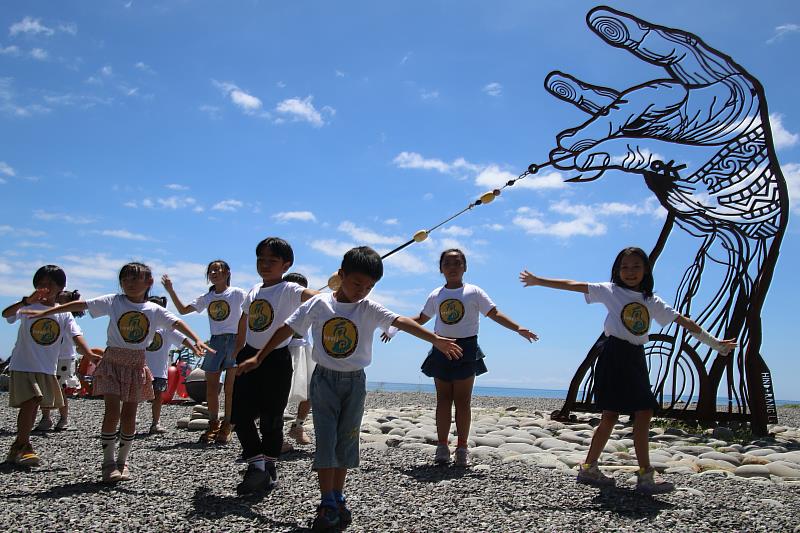 迎接嶄新風貌 達仁鄉南田村阿塱壹北端入口景觀營造開幕儀式 展現大自然與藝文間的交流