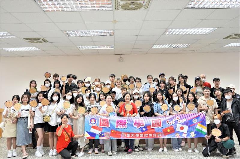 中華大學國際專修部學務組經常舉辦各式文化體驗活動，希望能讓越籍生更加認識台灣。
