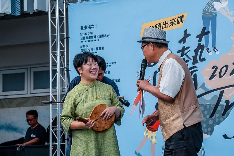 傳藝金曲女演唱羅惠真台語古調吟唱