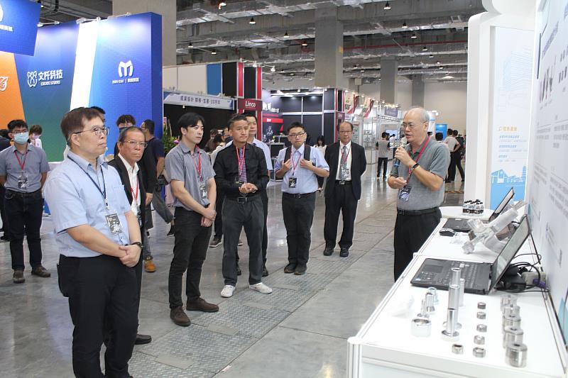 金屬中心為貴賓解說技術成果亮點