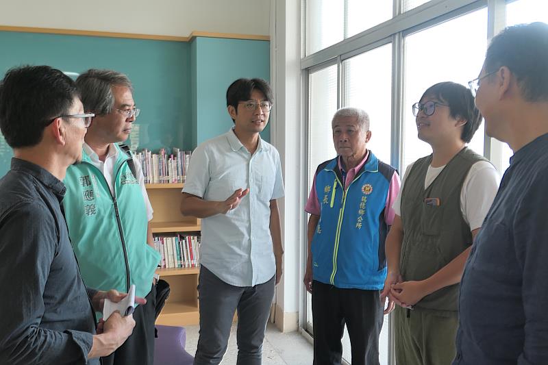 圖2_周副主委現勘花蓮縣瑞穗鄉立圖書館