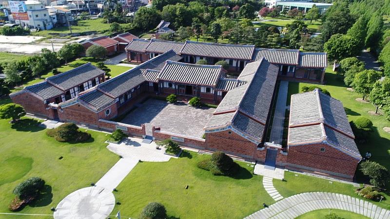 圖說：成美公堂的修復集結國內多位國寶級大師以傳統工法進行(頂新和德文教基金會提供)