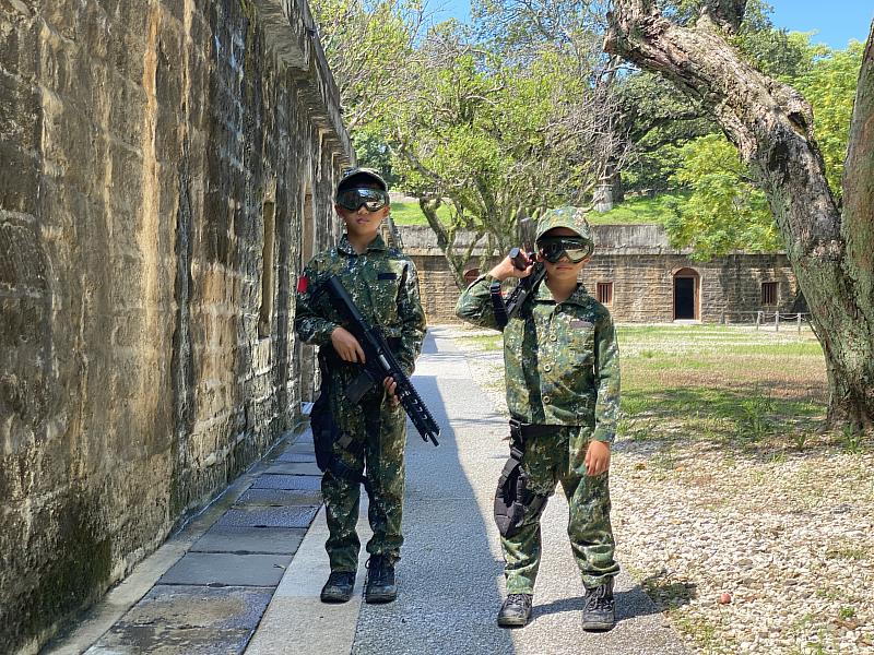 淡水古蹟博物館將於軍人節9/3（日）10：00至15：00在滬尾礮臺舉辦「古蹟小小兵」活動，預計8/28（一）中午12時準時開放報名。