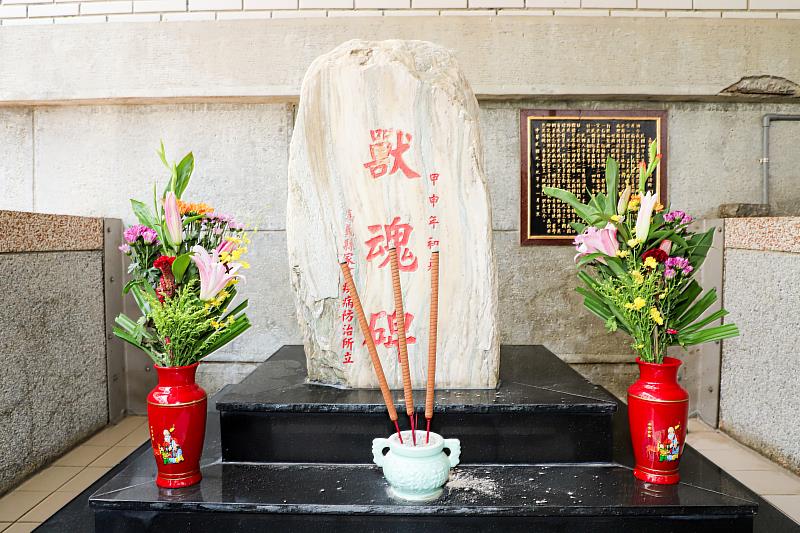 全台最幸福獸魂碑 嘉義縣家畜所祭拜獸魂碑傳承60年-2