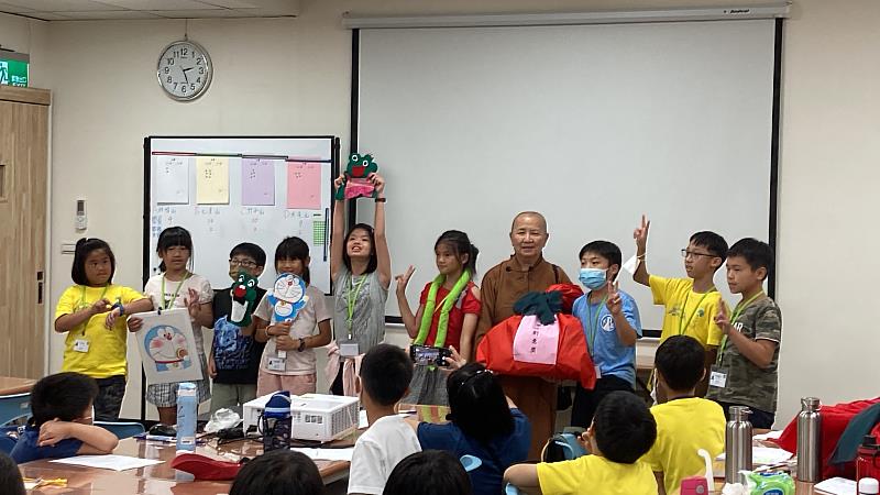 國立臺灣圖書館與南華大學攜手舉辦夏令營，透過三好歡樂劇場模式，教導學童將三好精神體現在生活中。