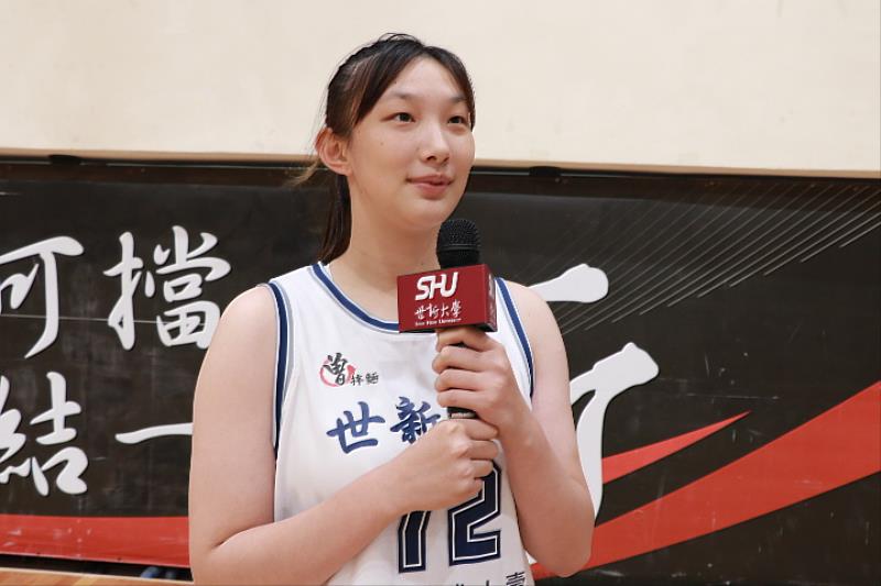 圖四：入選成都世大運女籃國手的趙云楓擁有187公分的傲人身高，為世新再添一座巨塔。（世新大學提供）