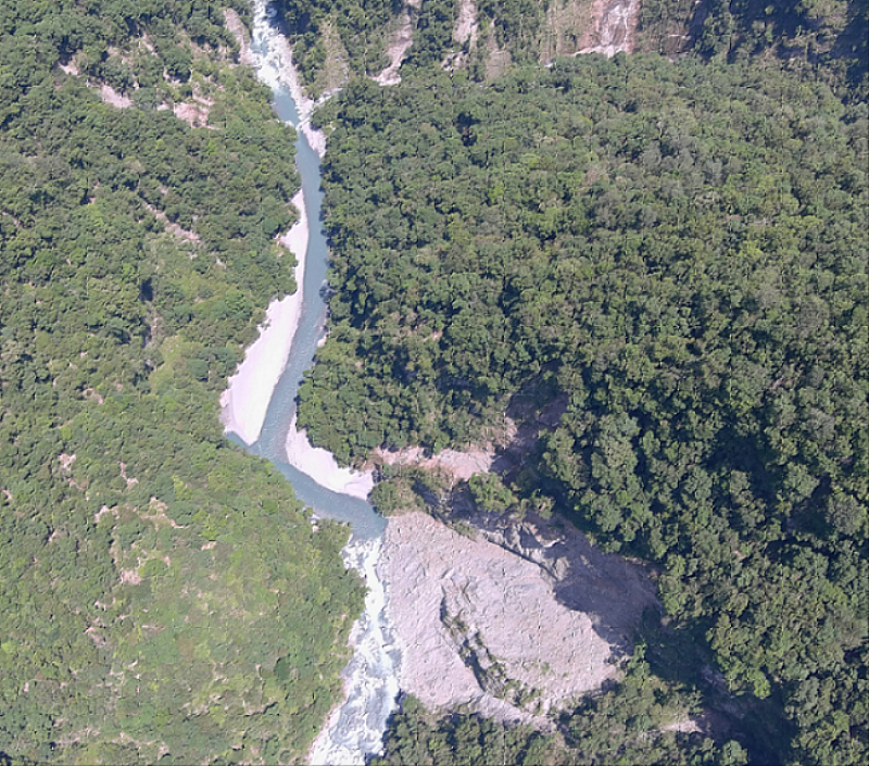 湖體已消失、無蓄水狀況，回歸自然河道運移現象。