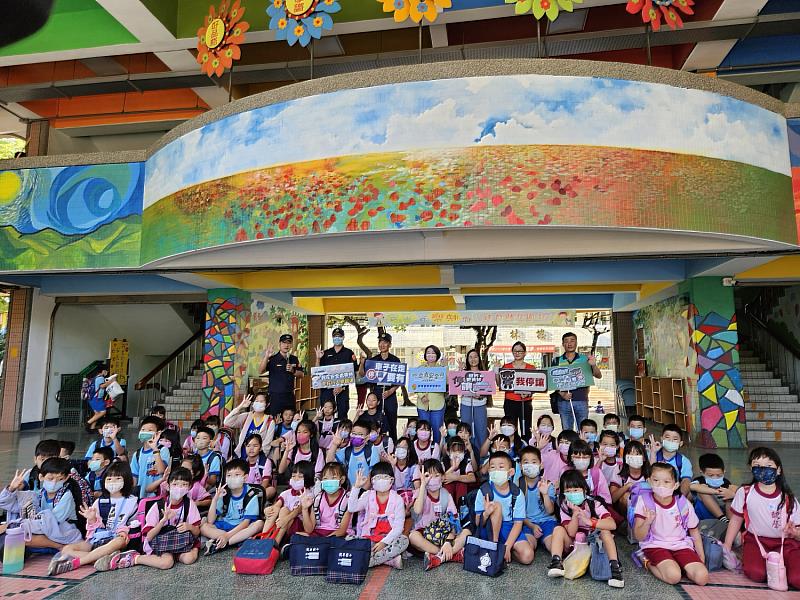 交通安全月開跑，縣長周春米推動友善校園