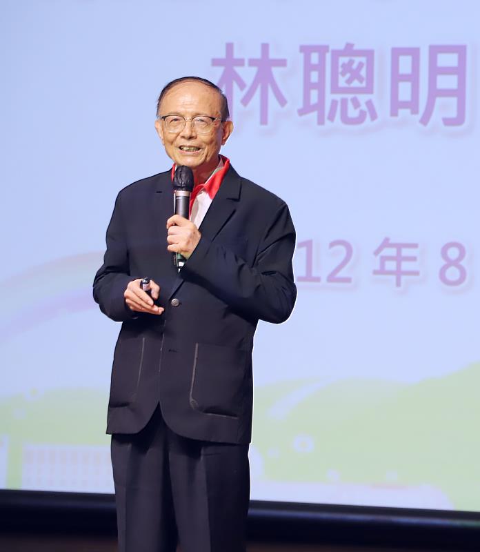 南華大學舉辦共識營，集思未來邁向永續發展，林聰明校長致詞。