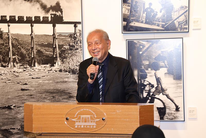 藝術家翁庭華致詞