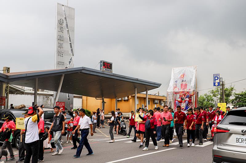 民雄大士爺祭揭開序幕 創意踩街熱鬧登場 -3