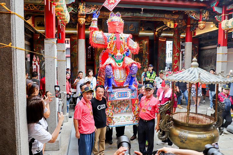 民雄大士爺祭揭開序幕 創意踩街熱鬧登場 -5