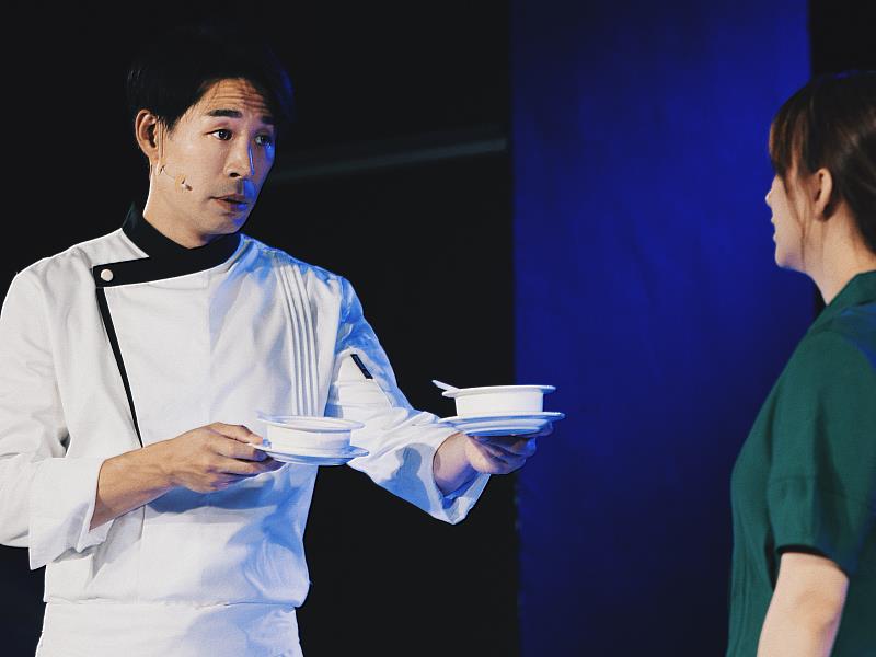 藍鈞天在《倒數婚姻》飾演青年名廚男主角「偉宣」（攝影：徐欽敏）