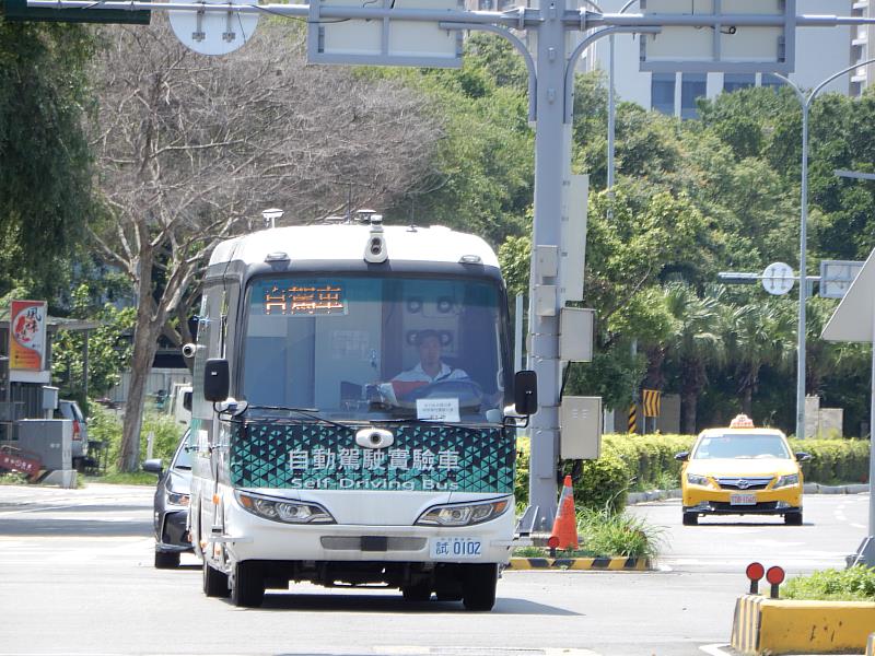 官網-自駕車進入載客服務驗證階段