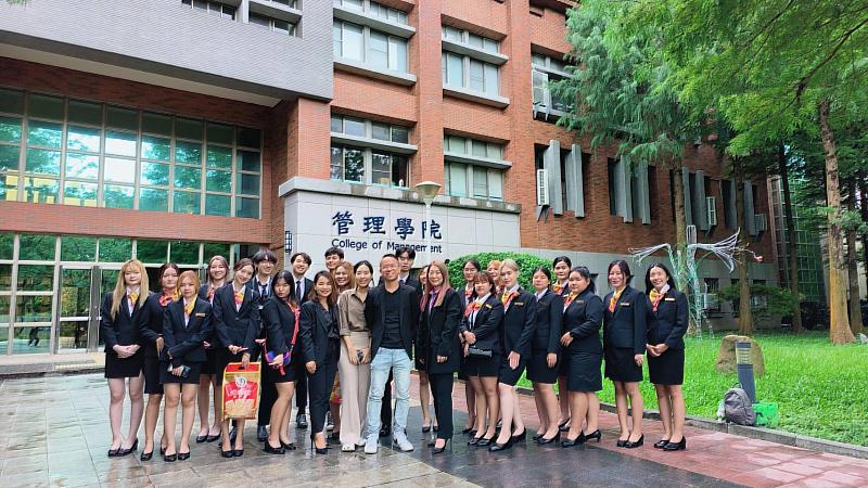 國立暨南國際大學管理學院USR計畫日前迎來泰國孔敬大學（Khon Kaen University）23名師生前來進行跨校交流。