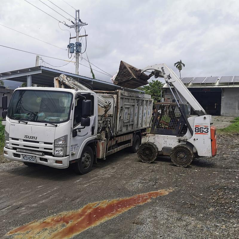 因颱風來襲電力供應故障 造成一蛋雞飼養戶2萬斃死雞 台東縣垃圾焚化場協助焚化