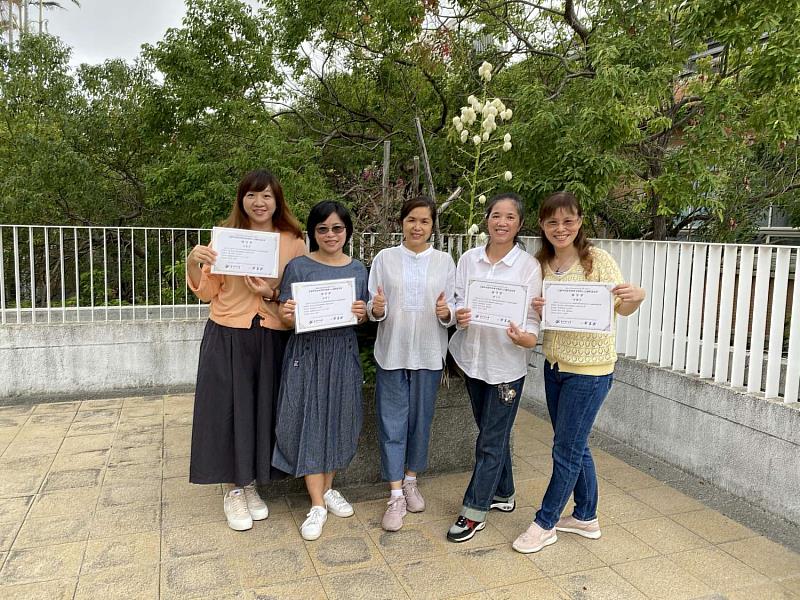 國立清華附小團隊賡續前年度以「一所幼兒園的演化與共創-愛幼心旅航」再獲「課程領導」類優等與「閱讀」及「故事說演」兩方案在幼兒教育課程方案獲得甲等肯定。