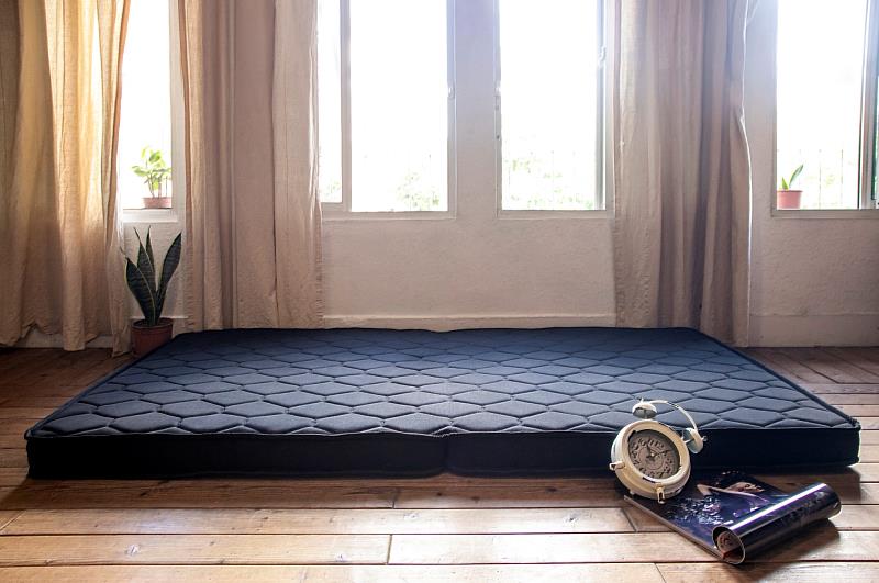 obis明星商品折疊床墊，享有30天免費試睡。（資料來源：obis歐必斯國際家居）