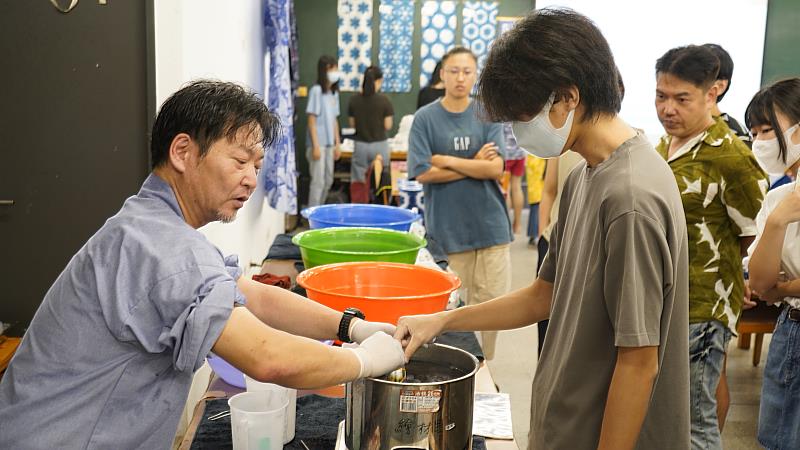 浸泡染料