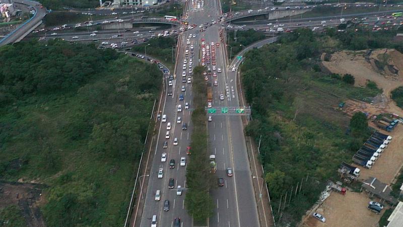 為新竹公道五交流道，盼透過智慧交控計畫，提升整體行車效率。