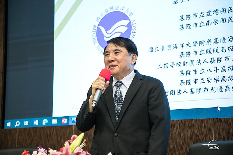 海大許泰文校長期待透過簽約串聯在地教育資源