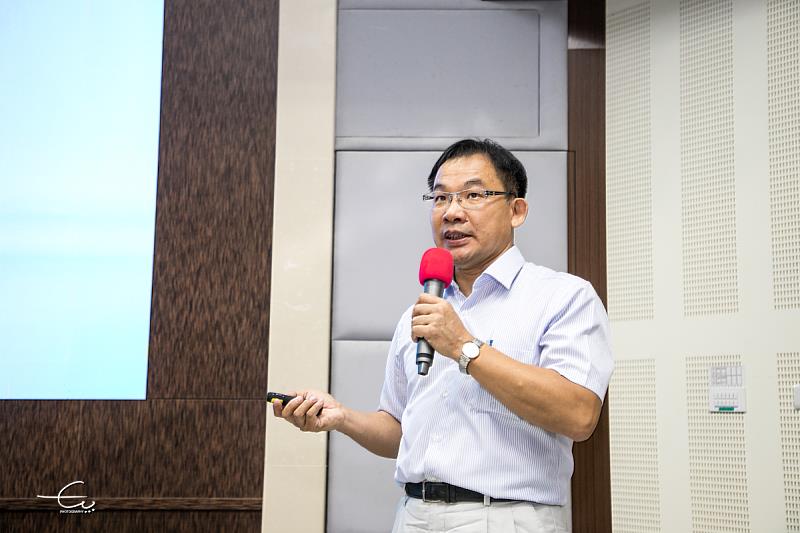 海大師培中心吳靖國主任分享「海洋教育」、「戶外教育」、「數位學習」的特色.jpg