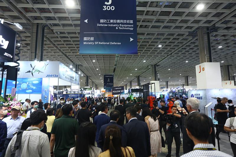 2023年台北國際航太暨國防工業展，於9月14日盛大開展，吸引眾多業者參觀。(貿協提供)