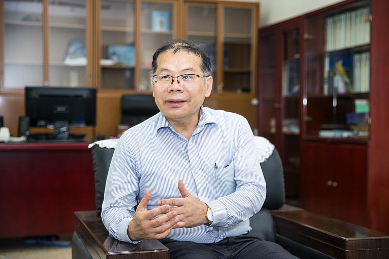 林成原教授表示能源科技的發展需要材料科技支持