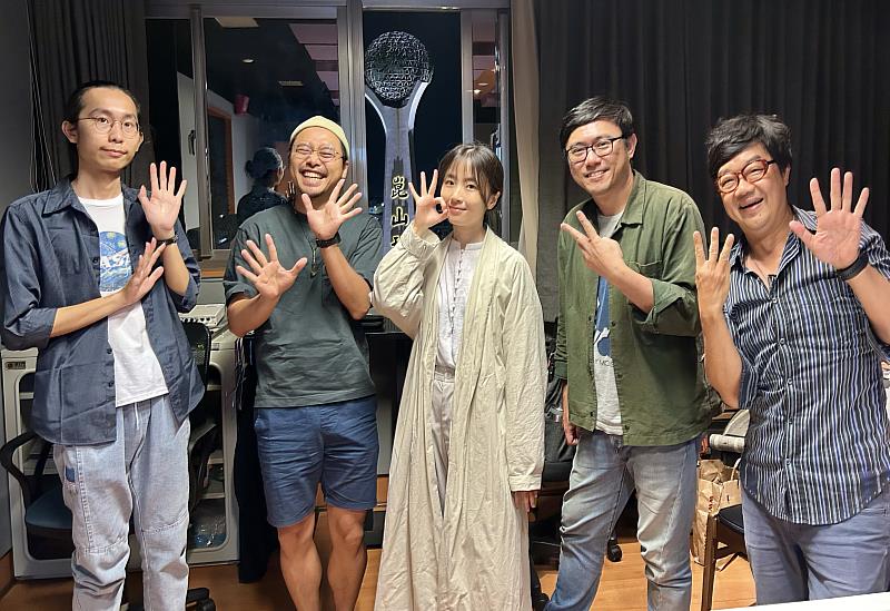 粽邪聲音團隊，左起為錄音師林靖豪、聲音設計王逸勳、女主角許安植、導演廖士涵、曹源峰老師