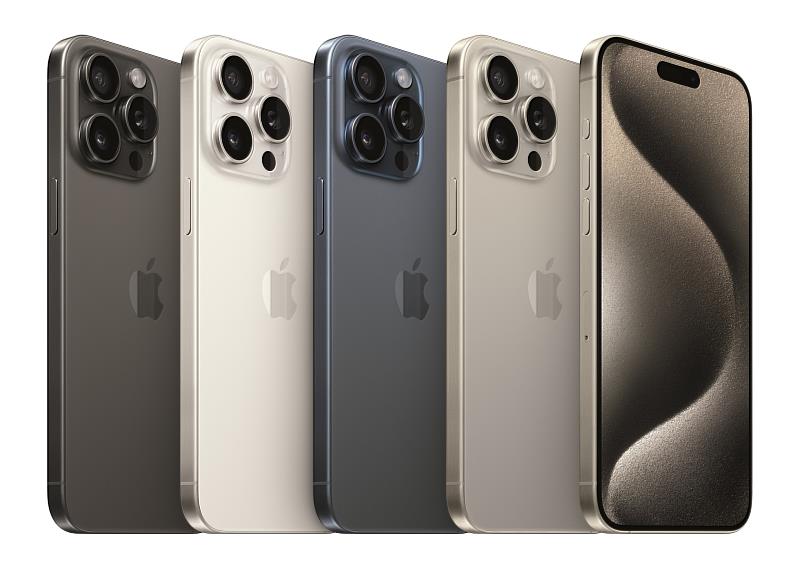 台灣大昨晚8點起正式開放預購iPhone 15系列，果粉反應熱烈，整體預購量較去年iPhone系列增7成，圖為iPhone 15 Pro Max。