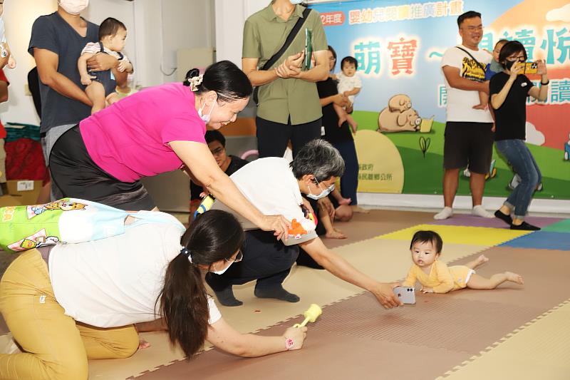 推廣早期閱讀 0-5歲嬰幼兒辦證送見面禮袋