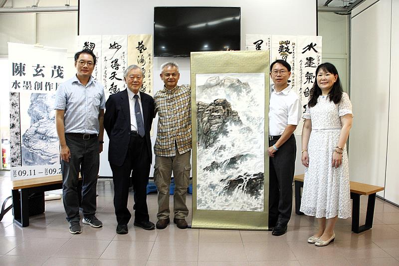 陳玄茂老師特別贈送海大「岩岸風情」畫作一幅