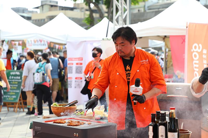 圖說三.崇尚烤肉文化與精神的gomaji策略長Michael強調，「gomaji 2023麻吉烤肉節」不僅是場美食盛會，更是凝聚團結和歡樂的時刻，其中的歡笑、幸福、友誼等元素，正是生活中最重要的價值所在，也是gomaji想要傳達的品牌精神。(圖/gomaji提供)
