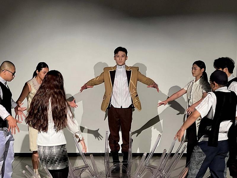 圖說三：《八仙變數》劇照之一(照片由興傳奇青年劇場提供)