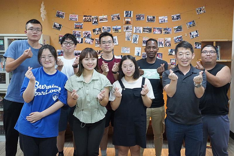 大葉大學英語系課程結合服務學習，發揮所學回饋地方