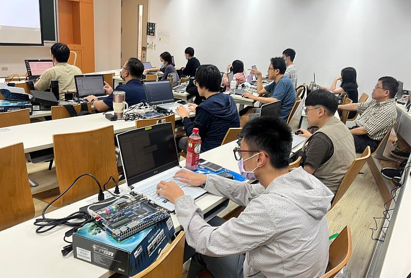 訓練期間上課照片