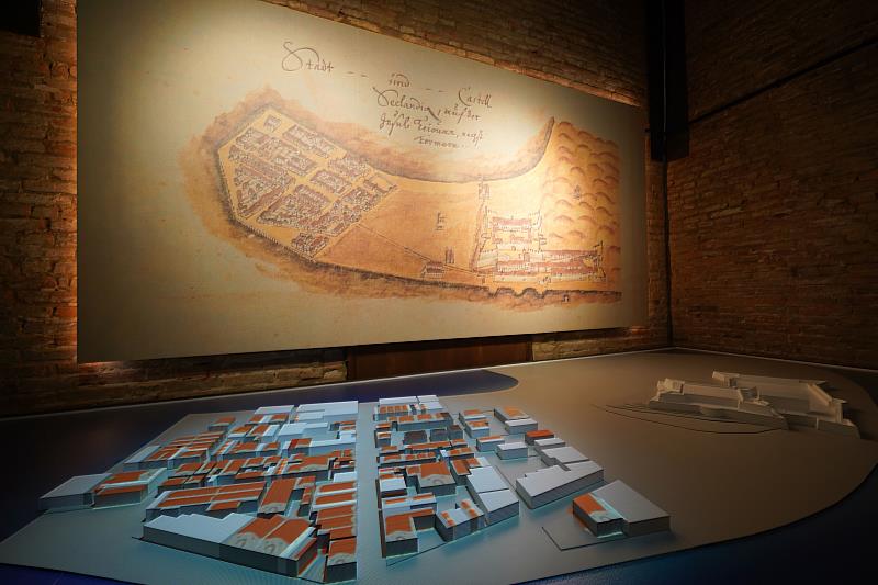 熱蘭遮堡及市鎮空間重建模型，透過多媒體及科技讓參觀者對400年前歷史更有感