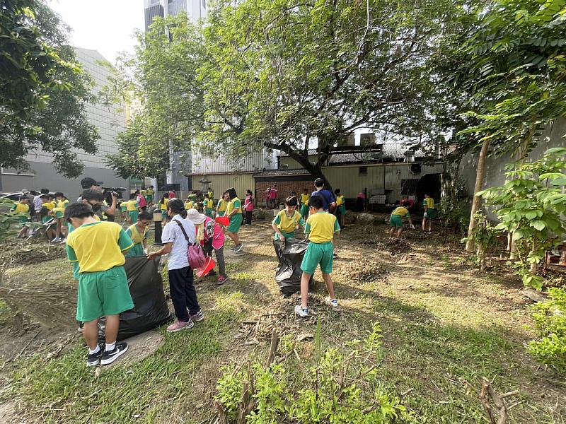 打造青年發想基地 新港鄉村里清潔大作戰 將舊宿舍活化再生