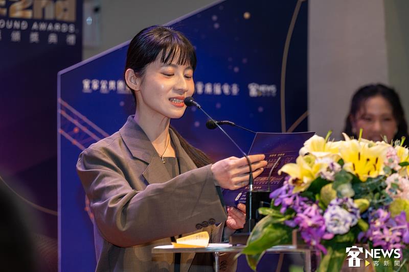 時代劇《茶金》女主角連俞涵擔任今天的頒獎人。客新聞提供
