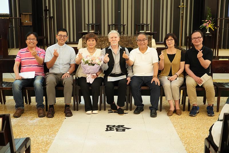 校內主管聯袂出席音樂會，左起：彭慶懷教務長、吳興祥校牧、包沅禾老師、丁羅賓漢、何副校長、黃寶瑛主任秘書、陳國雄研發長。
