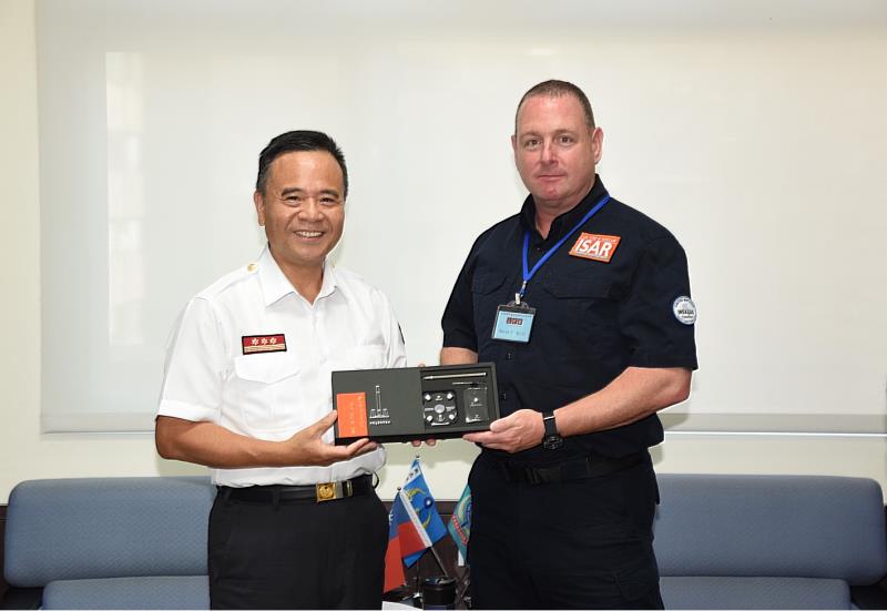 新北快搜部隊與英國國際重型救援隊交流訓練   增強台灣人道救援軟實力