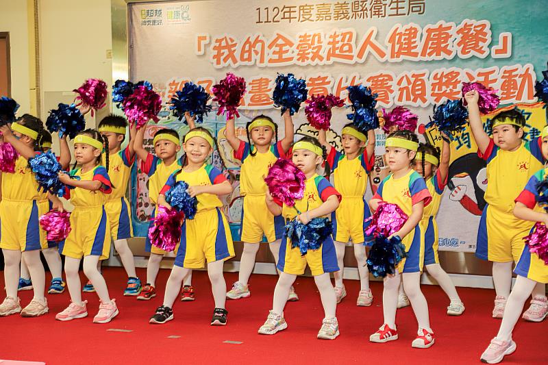 嘉義縣「我的全穀超人」創意繪畫比賽頒獎 翁章梁力讚學童創意無限-3