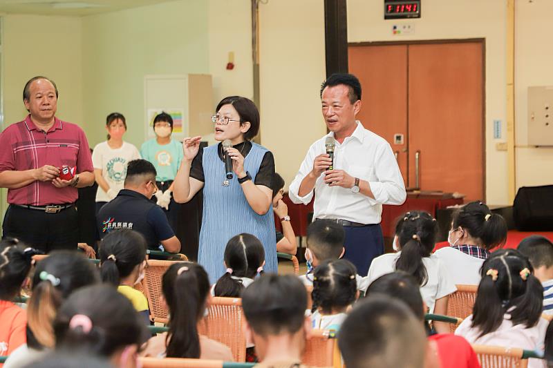 嘉義縣「我的全穀超人」創意繪畫比賽頒獎 翁章梁力讚學童創意無限-5
