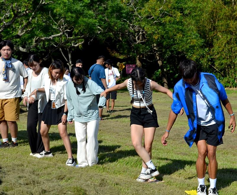 探索教育讓新生經由團隊認識彼此。