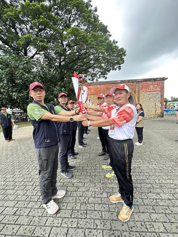 屏東縣聖火隊與臺南市聖火隊交接聖火