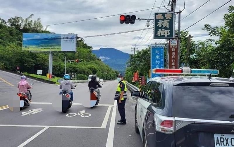 關山警分局加強中秋連續假期交通疏導勤務 嚴正重申「酒駕零容忍、執法無假期」