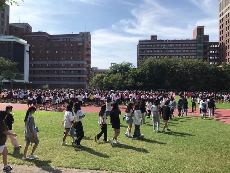 文藻師生迅速疏散至操場