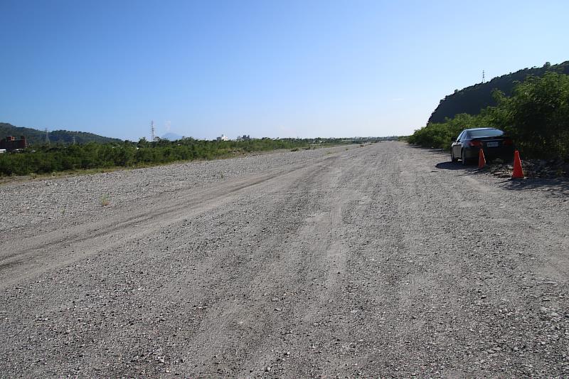 縣長饒慶鈴視察知本溫泉聯外龍馬大道工程 預計明年4月通車 持續提升在地交通及觀光品質 打造新風貌