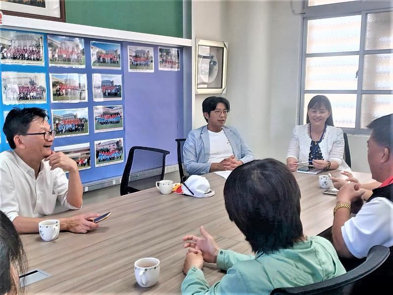 圖4 客委會周江杰副主委拜訪鳳林鎮客語生活學校鳳仁國小