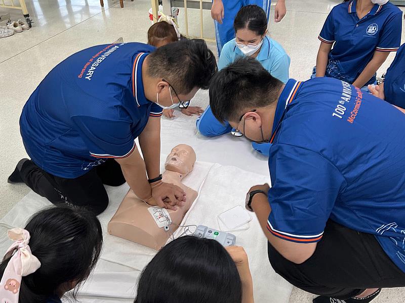 大葉大學護理系學生暑假到泰國海外實習，參與西北大學技術課程